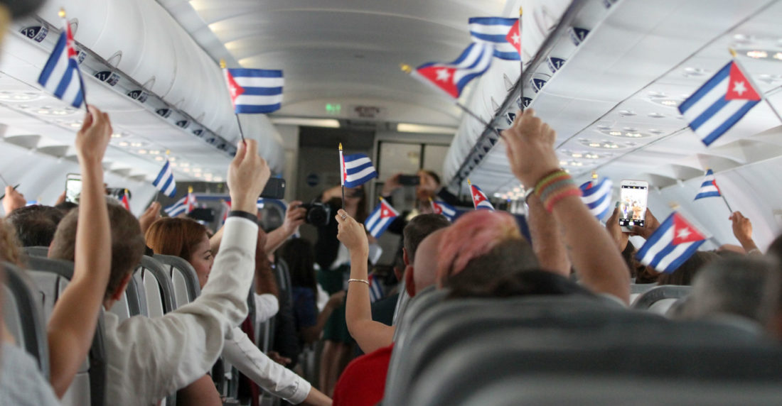 Primer vuelo EEUU-Cuba