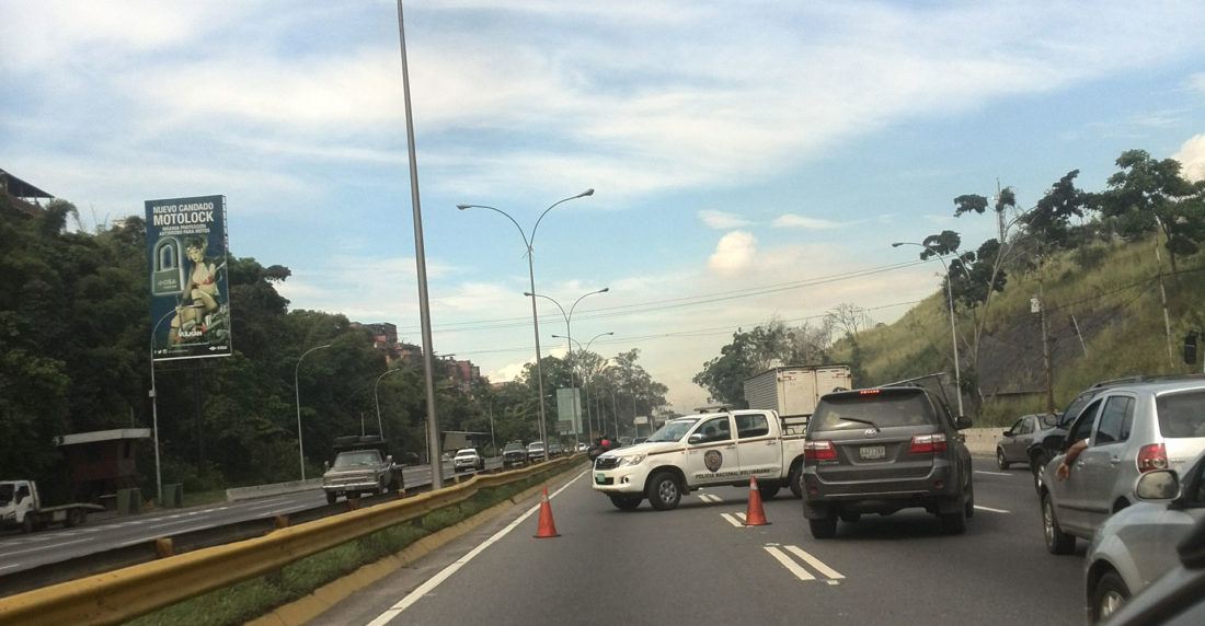 Puntos militares entorpecen acceso vial a Caracas