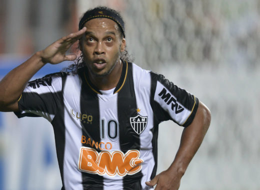 Ronaldinho, mago del balón con deudas y problemas con la Justicia