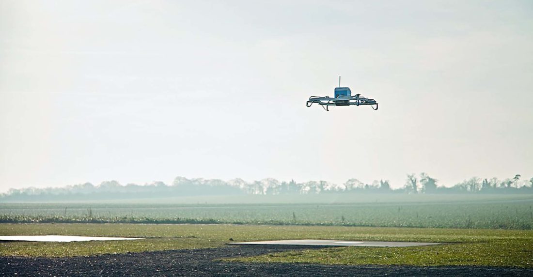 Amazon efectúa su primera entrega con un dron