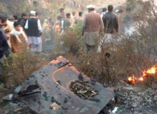 Avión se estrelló en Pakistán