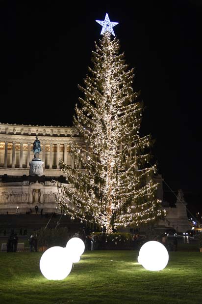 ITALY-CHRISTMAS-TREE