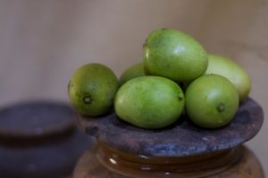 green-mangoes-1140405