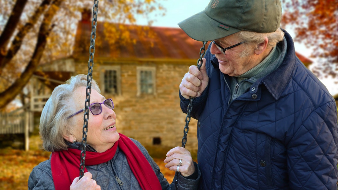 old-people-couple-together-connected