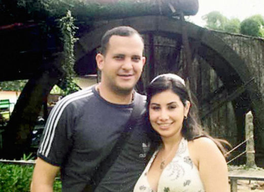 El ex edecán Adrián Velásquez y su esposa, la millonaria enfermera de Chávez