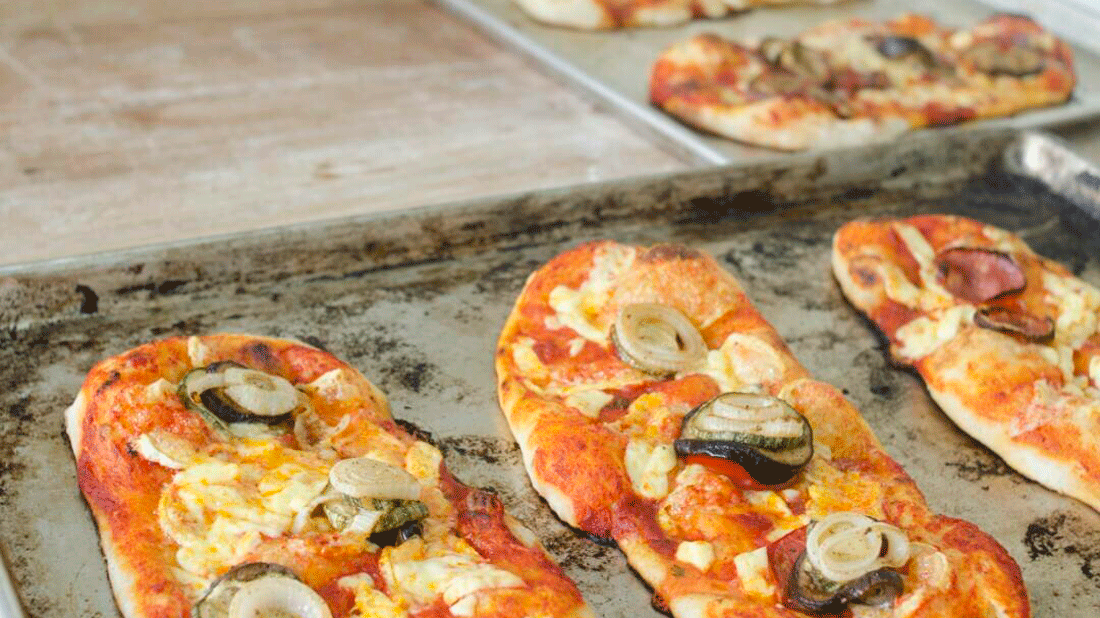 Foto: Pizza margarita al mejor estilo italiano. Créditos: Gastrocinema