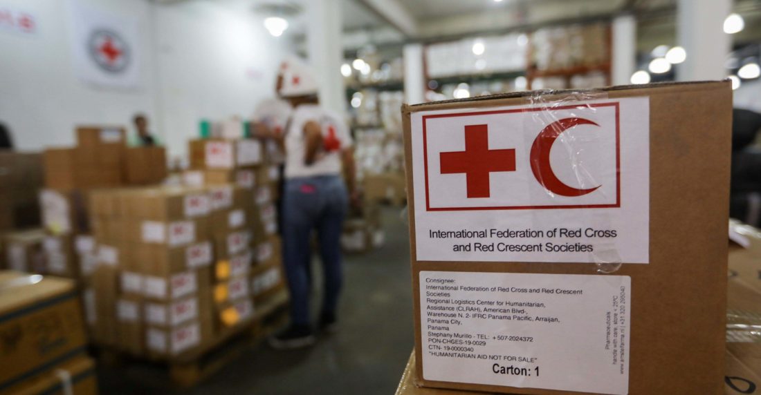 Maduro firmó un nuevo convenio con la Cruz Roja para recibir más ayuda humanitaria