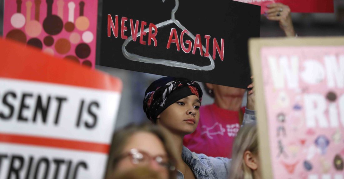 Florida aprueba propuesta para que padres autoricen abortos