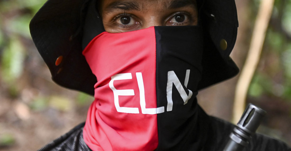 ELN GRUPOS ARMADOS | HRW: Guerrilla y paramilitares imponen ley en la frontera