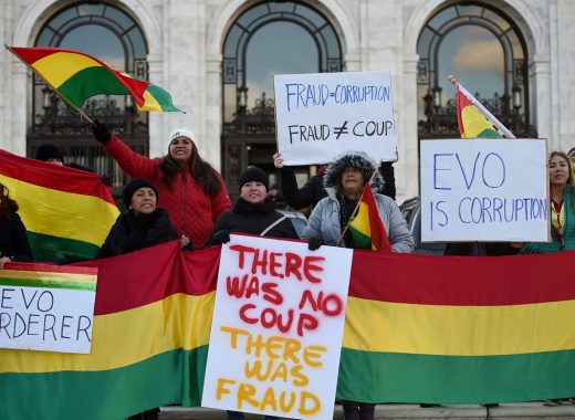 Protesta de bolivianos en la OEA
