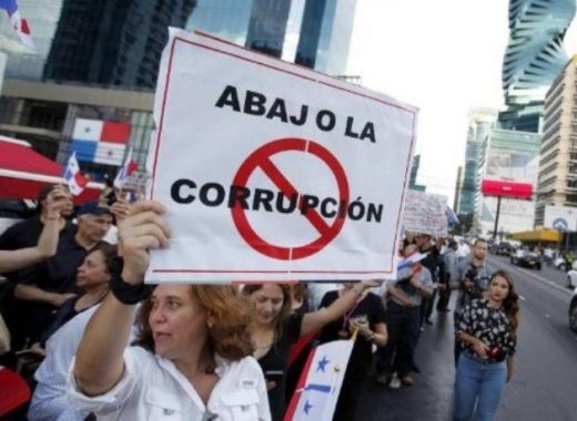 La corrupción en América Latina fue uno de los temas principales en el foro de la CAF en Quito donde se discutió la incidencia de esta en el continente