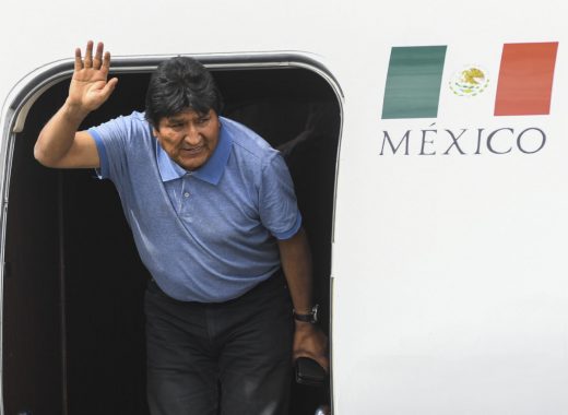 Evo Morales a su llegada a México. Foto: Pedro Pardo / AFP