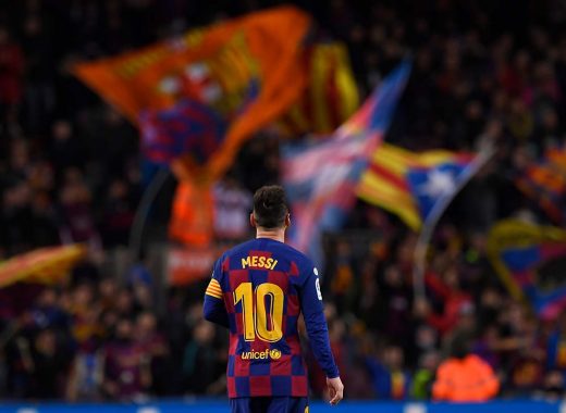 Messi El Barcelona conservó el liderato de la liga española de fútbol gracias a tres goles del delantero argentino Lionel Messi