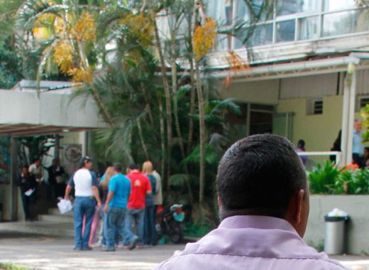 Personas frente a la Morgue de Bello Monte en Caracas. Venezuela sigue siendo uno de los países más violentos del mundo