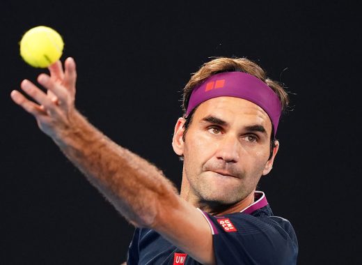 Federer sobrevive a un duro partido en Australia