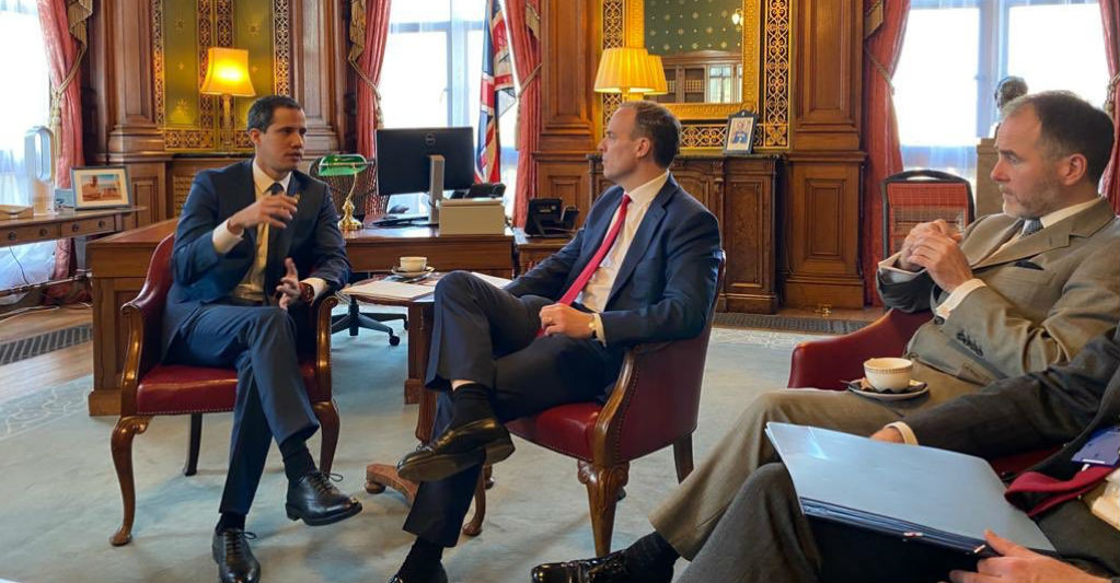 Juan Guaidó conversa con Dominic Raab en Londres. Foto: @Presidencia_VE