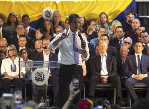 Guaidó se reunió con los venezolanos en Miami y les dijo que esperen gran movilización en Caracas