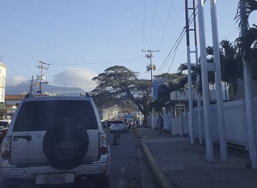 Las estaciones de servicio de gasolina en Carabobo estaban cerradas o vacías