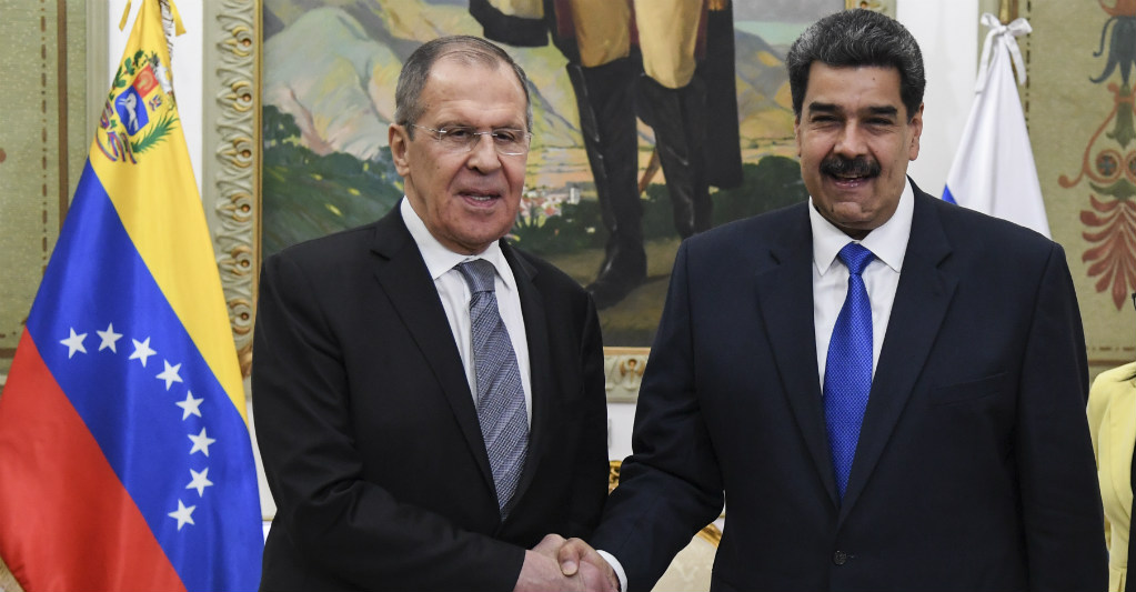 Nicolás Maduro y Serguéi Lavrov. AFP