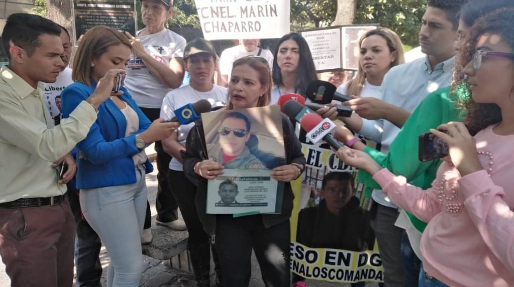 Familiares de presos políticos militares continúan exigiendo justicia