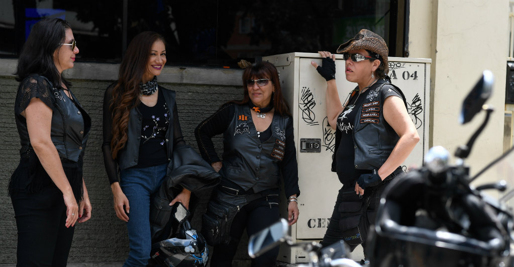 Motorizadas desafían machismo en Caracas. Foto: AFP