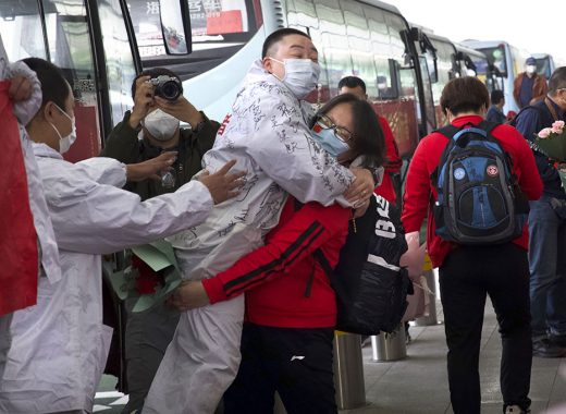 Fin del encierro y euforia en Wuhan, cuna de la Covid-19