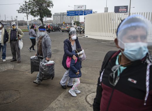 Perú, extiende emergencia sanitaria por covid