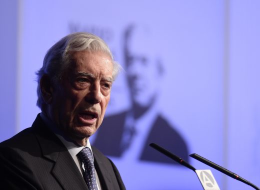 Vargas Llosa premio romulo gallegos