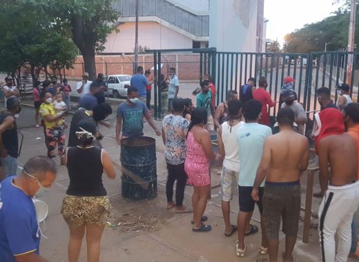 3.000 venezolanos sufren en la frontera