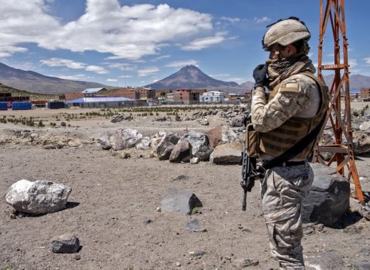 Venezolanos clandestinos entran a Chile por el altiplano