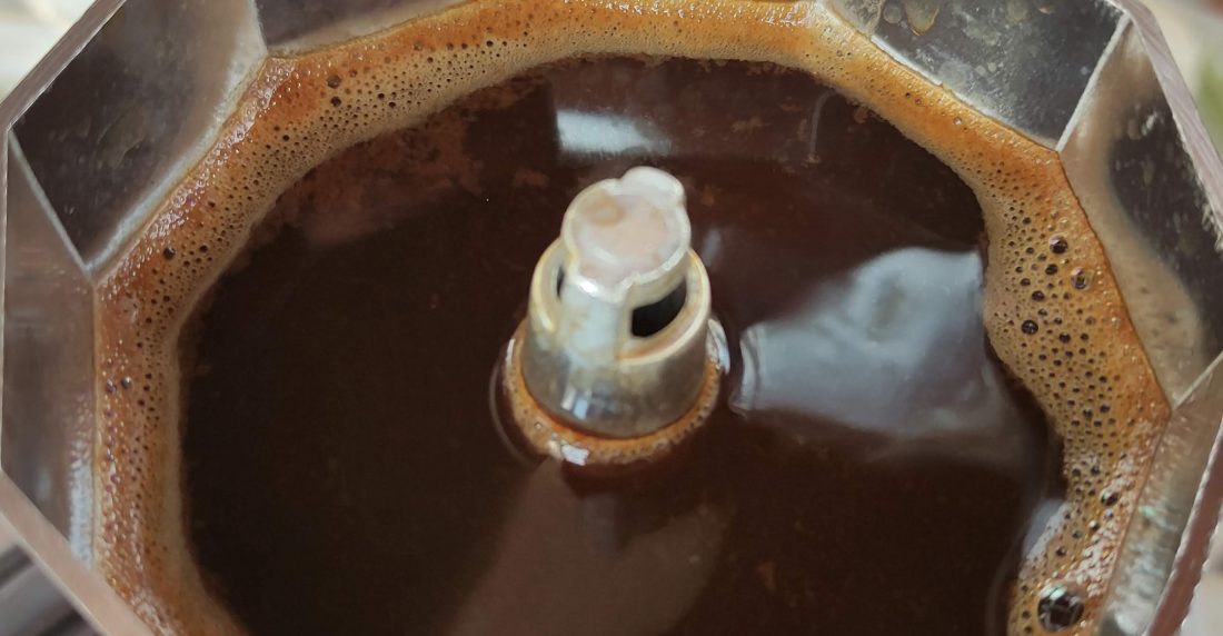 Cómo utilizar una greca de café en una cocina de gas de manera segura