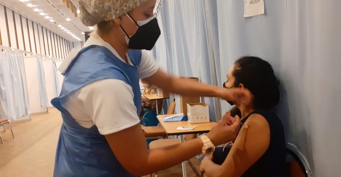 Vacunación tercera dosis, covid. Olga Maribel Navas