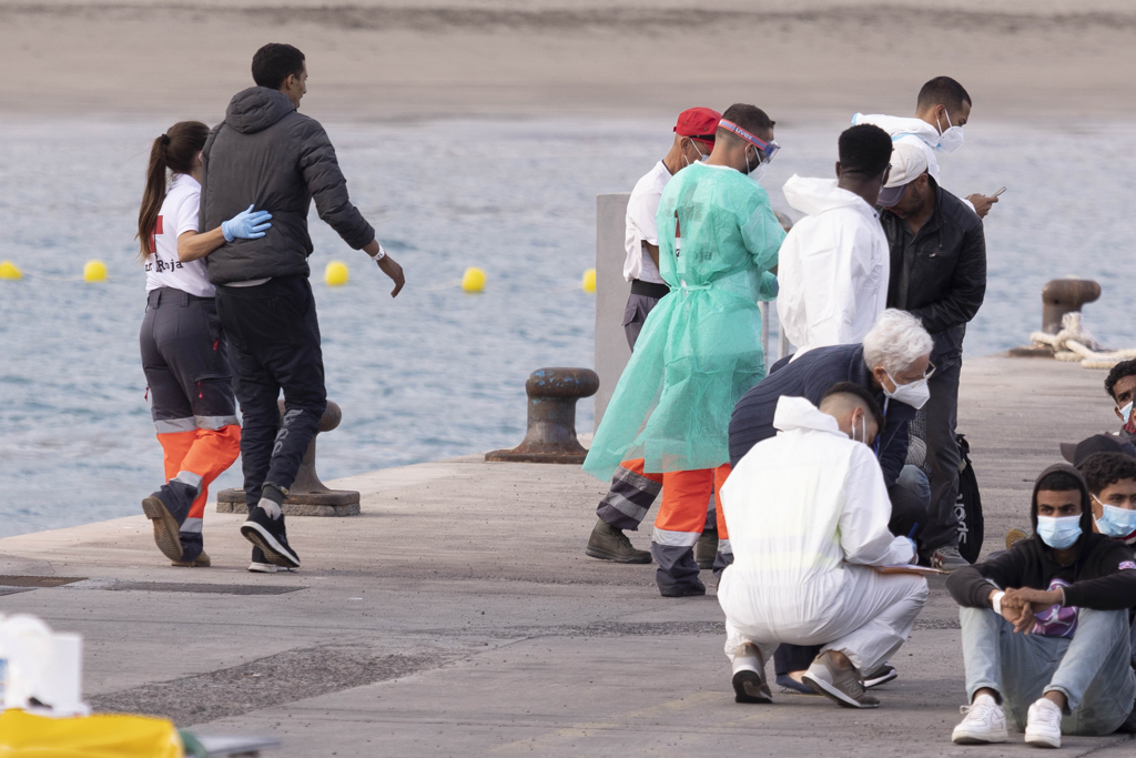 niña nacida en una patera Unión Europea presentará ley para expulsar a migrantes en situación irregular