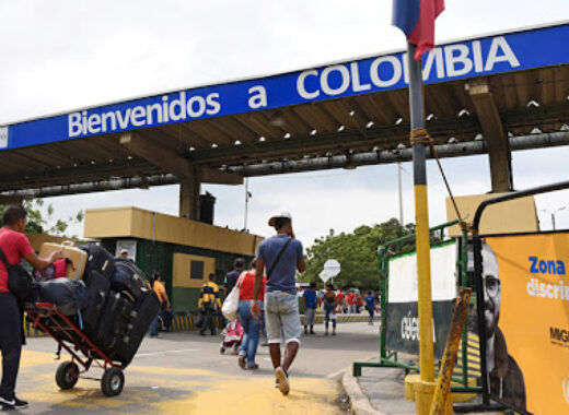 Frontera sigue cerrada a la gente común en Táchira