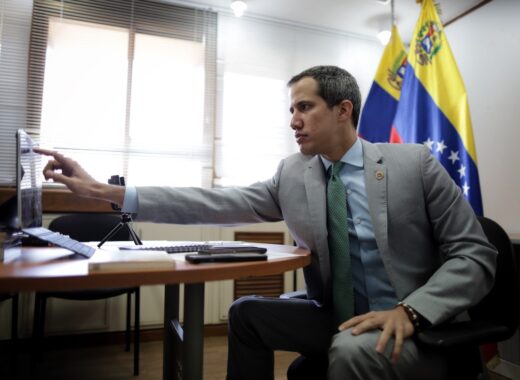 Gobierno interino derrocado y Guaidó queda sin trabajo