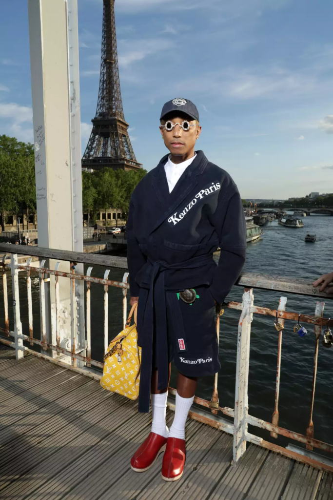 Pharrell estrenó en su desfile para Louis Vuitton otras gafas de sol  Tiffany & Co. loquísimas