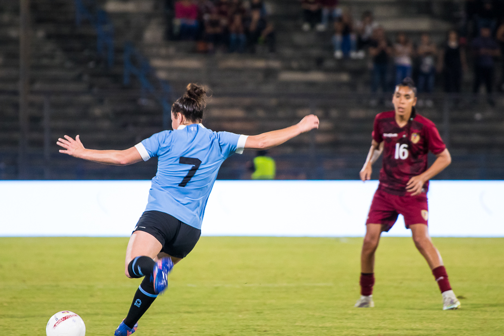 La Vinotinto femenina brilló en el segundo tiempo y venció a Uruguay 