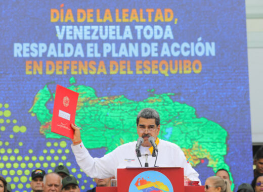 Maduro decreta posesión del Esequibo