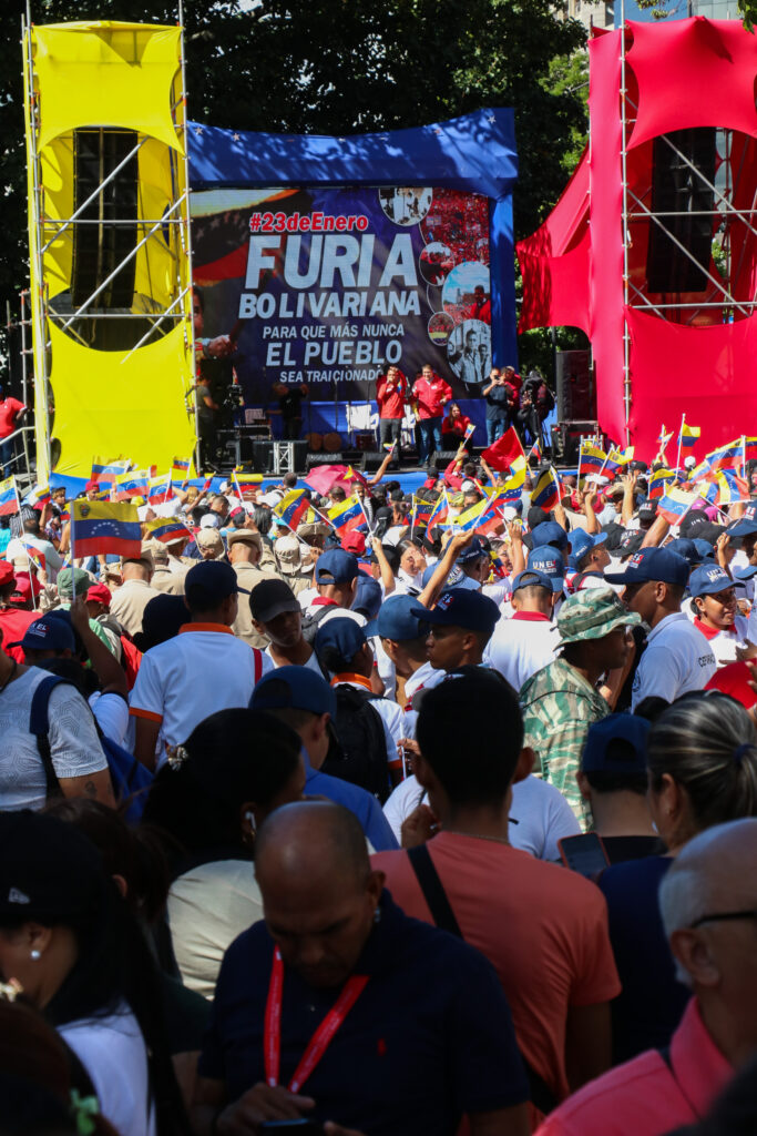 Chavismo se concentra cerca del acto de María Corina Machado