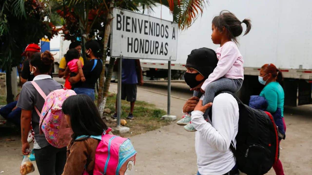 Caravana de migrantes hacia EEUU se desintegra en Guatemala