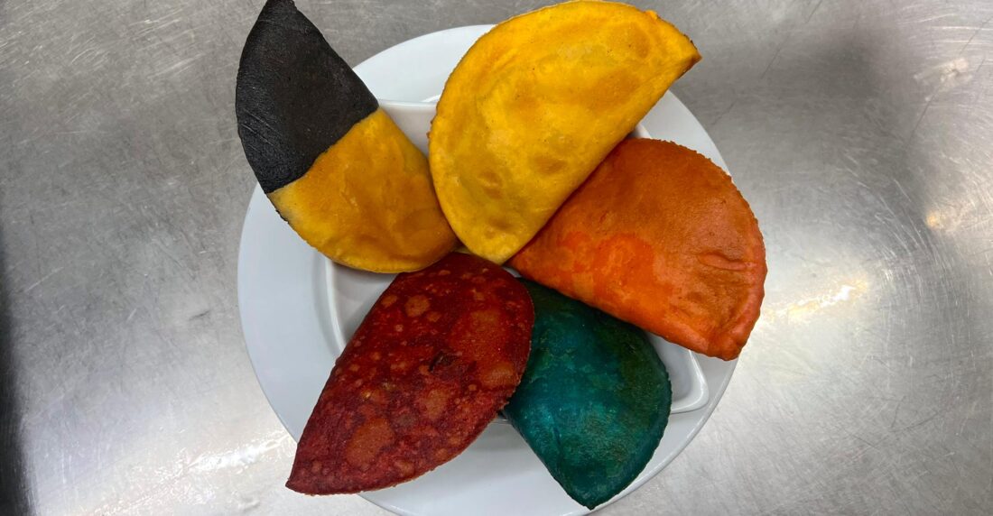 Somos Teeb empanadas de colores