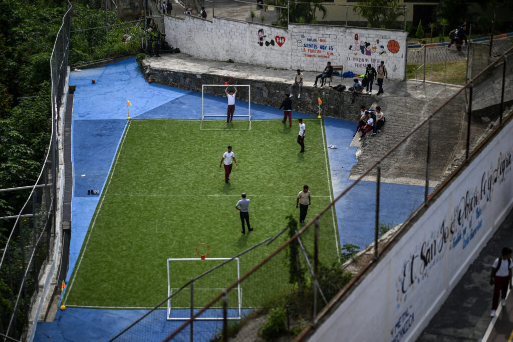 Escuelas en Venezuela, recuperación de la propia comunidad